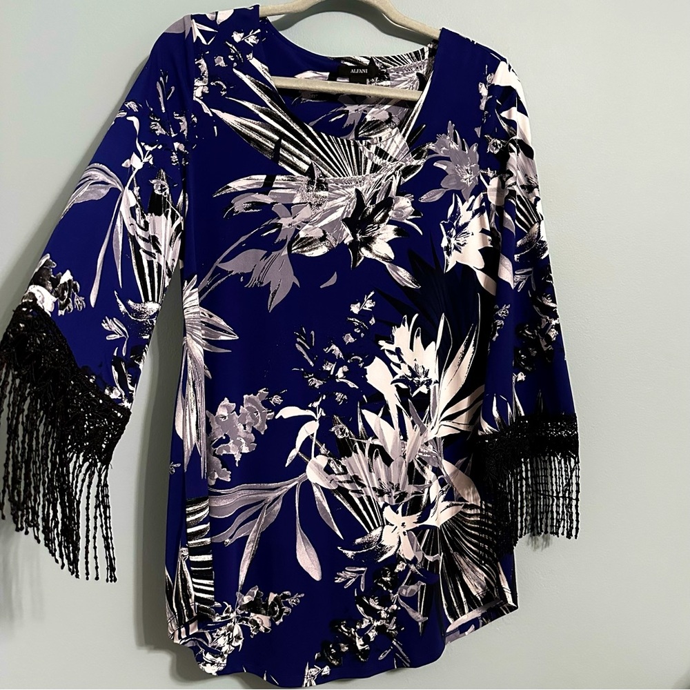 🦋 NWOT Alfani Floral Print Dress with Fringe Sleeves Small